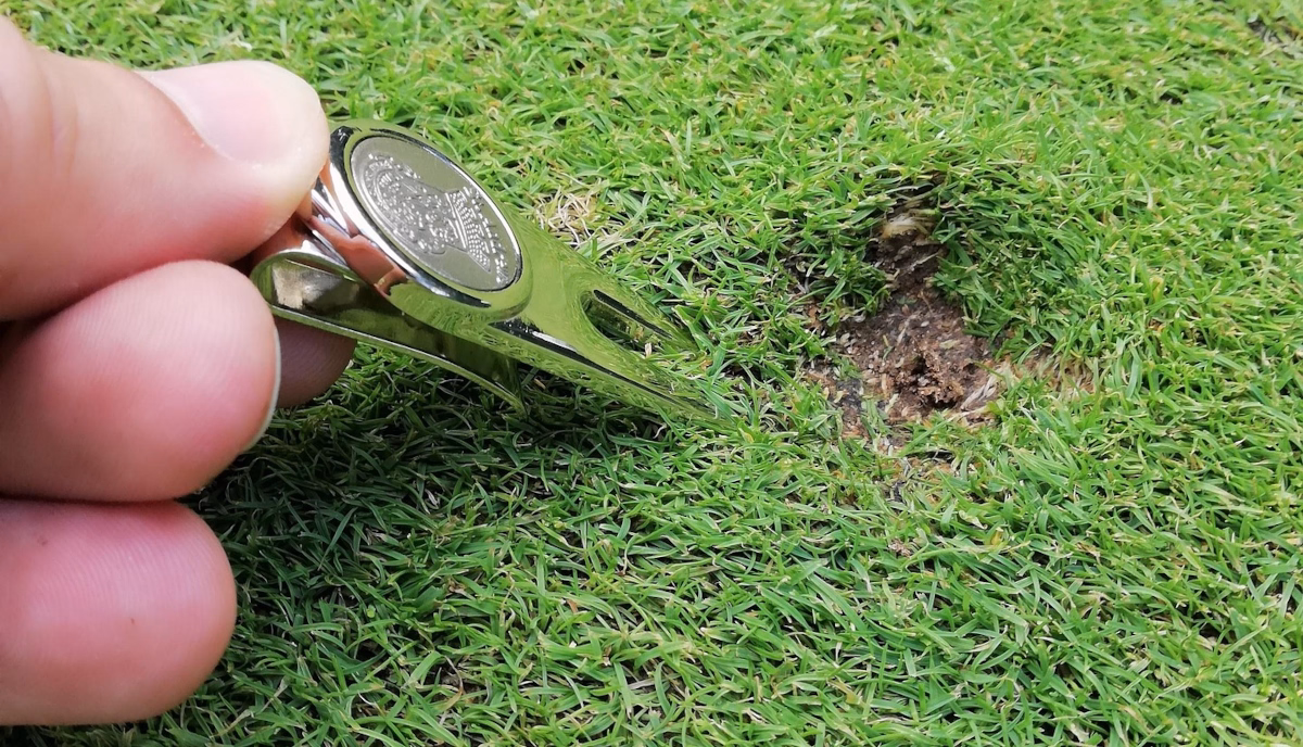 Zielona Karta Golf Wrocław - zdjęcie jak naprawić ślad po piłce
